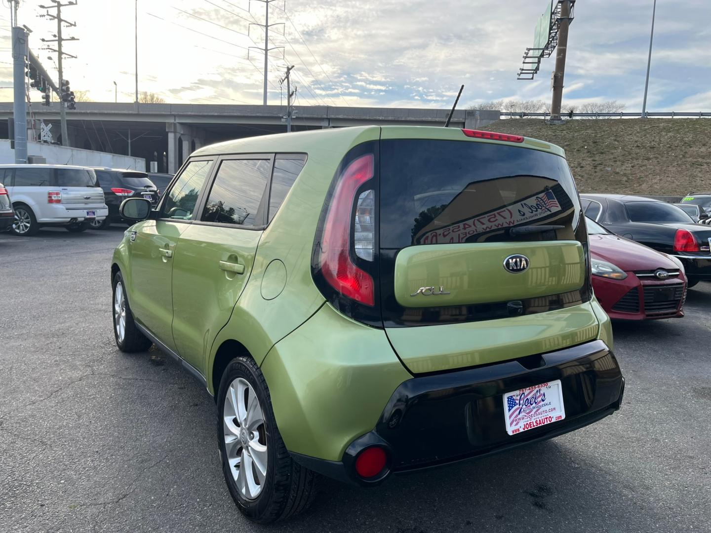 2016 Green /Black Kia Soul + (KNDJP3A5XG7) with an 4 Cylinder engine, Automatic transmission, located at 5700 Curlew Drive, Norfolk, VA, 23502, (757) 455-6330, 36.841885, -76.209412 - Photo#6